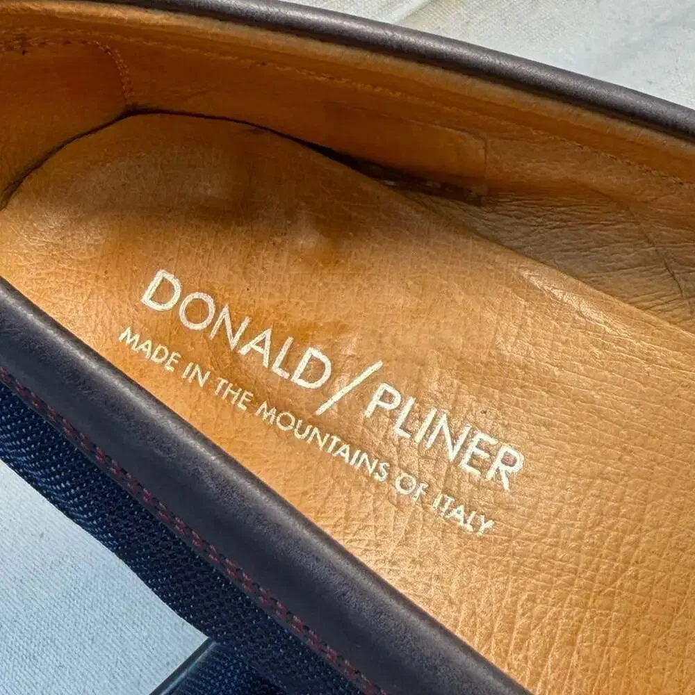 Donald Pliner navy blue